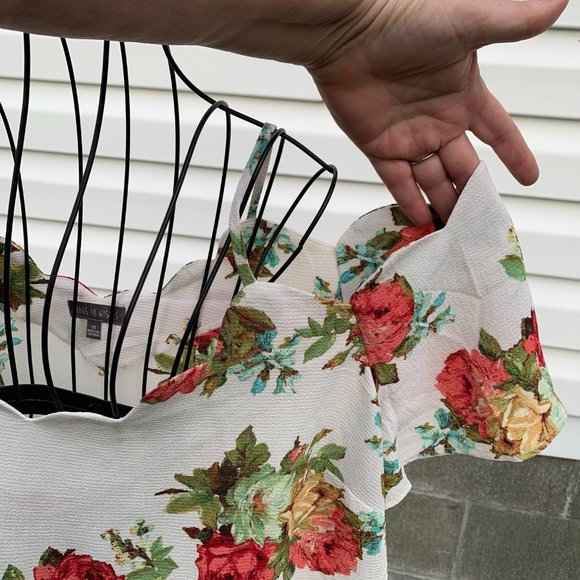 Rags to Wishes Ladies 1X White with Floral Cold Shoulder Blouse - Picture 5 of 9